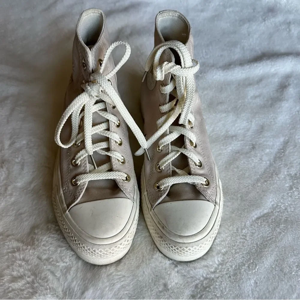 Converse desert sand
